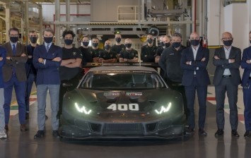 Lamborghini выпустил юбилейный «гоночный» Huracan